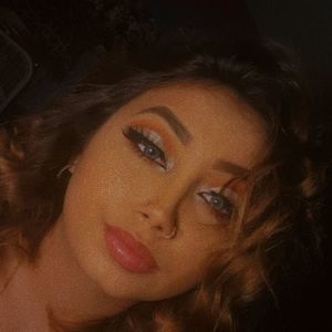 Meet your Posher, Desiree